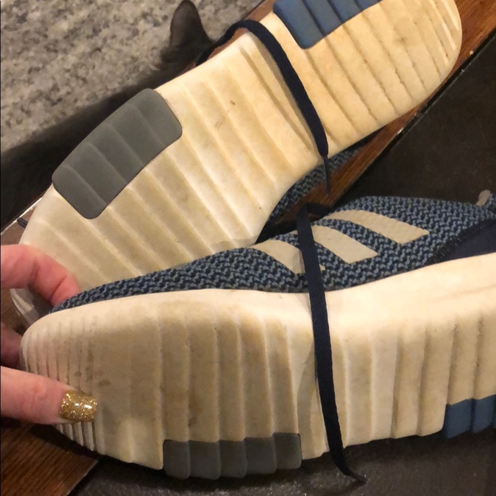 Adidas - Picture 3 of 4